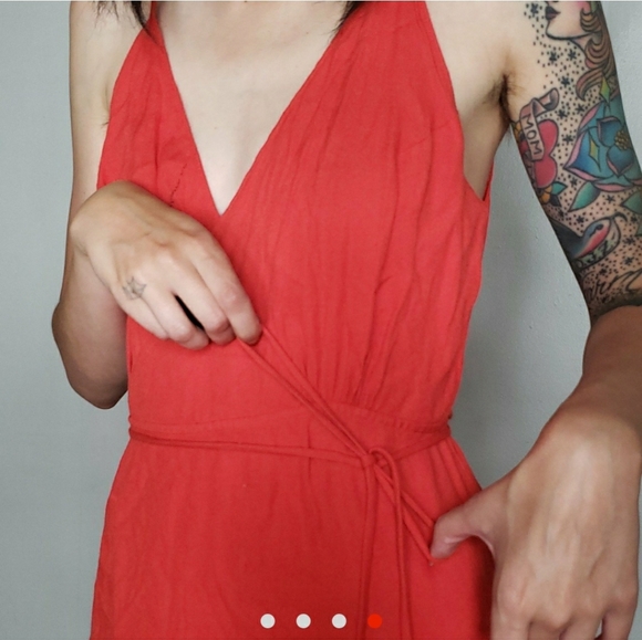 Red Reformation wrap dress - Picture 4 of 4